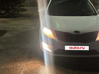 2011 Kia Rio 4-speed III, белый, 460000 рублей, вид 2