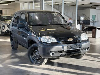 2011 Chevrolet Niva I Рестайлинг, чёрный, 419000 рублей, вид 3