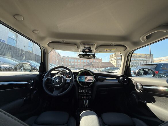 2023 Mini Hatch Cooper III (F55/F56) Рестайлинг 2, чёрный, 2310000 рублей - вид 13