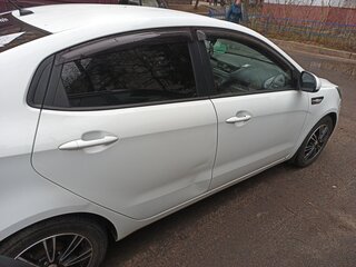 2016 Kia Rio III Рестайлинг, белый, 1150000 рублей, вид 3