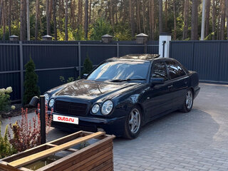 1996 Mercedes-Benz E-Класс 320 II (W210, S210), чёрный, 450000 рублей, вид 2