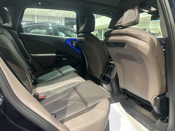 2025 BMW X3 Long 30L xDrive IV (G45/G48), чёрный, 7250000 рублей - вид 12