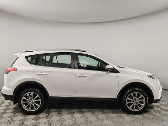 2016 Toyota RAV4 IV (XA40) Рестайлинг, белый - вид 3