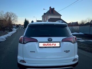 2015 Toyota RAV4 IV (XA40) Рестайлинг, белый, 2450000 рублей, вид 4