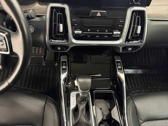2023 Kia Sorento IV, коричневый - вид 23