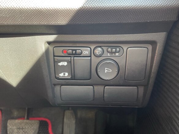2009 Honda Freed I, красный, 999000 рублей - вид 19