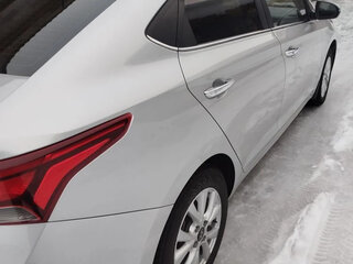 2018 Hyundai Solaris II, серебристый, 1300000 рублей, вид 3