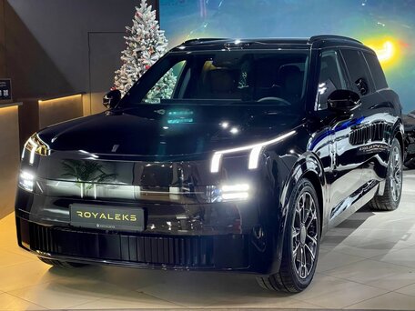 Lynk & Co 900
