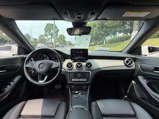 2018 Mercedes-Benz CLA 200 I (C117, X117) Рестайлинг, белый, 1770000 рублей, вид 3