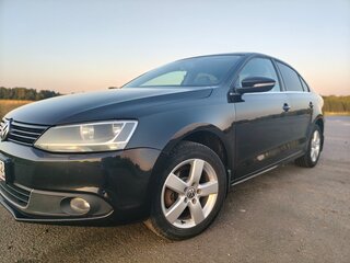 2013 Volkswagen Jetta VI, чёрный, 830000 рублей, вид 1