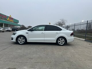 2018 Volkswagen Polo V Рестайлинг, белый, 1325000 рублей, вид 4