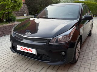 2017 Kia Rio IV, чёрный, 670000 рублей, вид 4