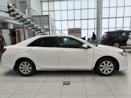 2013 Toyota Camry VII (XV50), белый, 950000 рублей, вид 5