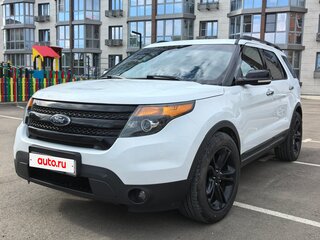 2015 Ford Explorer V Рестайлинг, белый, 2100000 рублей, вид 1
