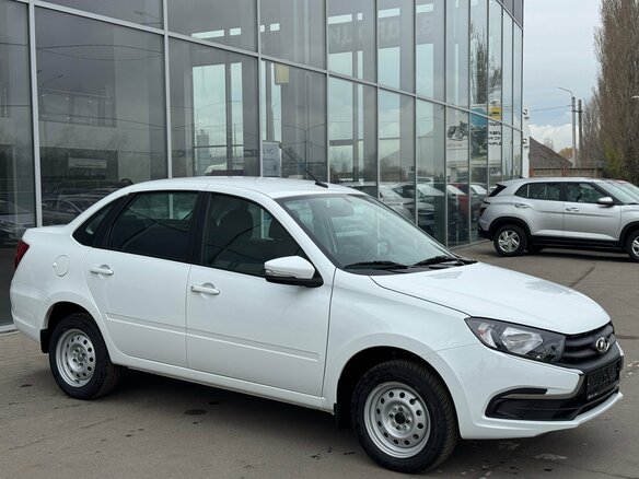 2026 Lada (ВАЗ) Granta I Рестайлинг, белый - вид 2