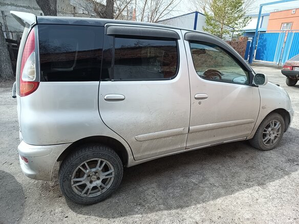 2003 Toyota FunCargo, серый, 370000 рублей - вид 6