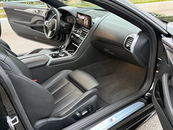2024 BMW 8 серии 840i II (G14/G15/G16) Рестайлинг, чёрный, 7100000 рублей - вид 8