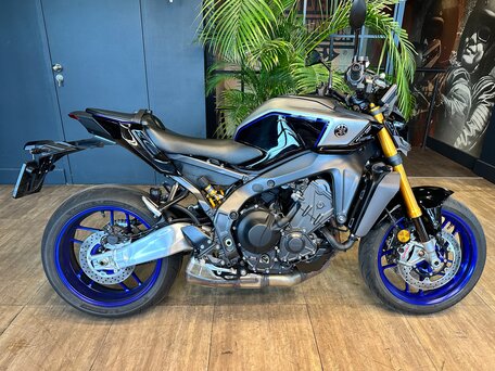 2025 Yamaha MT-09 (FZ-09), чёрный, 1390000 рублей, вид 1