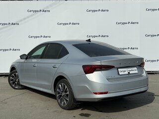 2021 Skoda Octavia IV (A8), серый, 2590000 рублей, вид 4