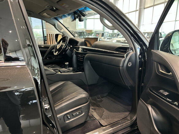 2017 Lexus LX 450d III Рестайлинг 2, чёрный, 7649000 рублей - вид 10