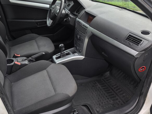 2013 Opel Astra H Рестайлинг, белый, 750000 рублей - вид 8