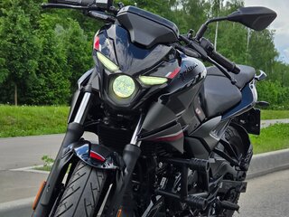 2023 Bajaj Pulsar N250, чёрный, 280000 рублей, вид 2