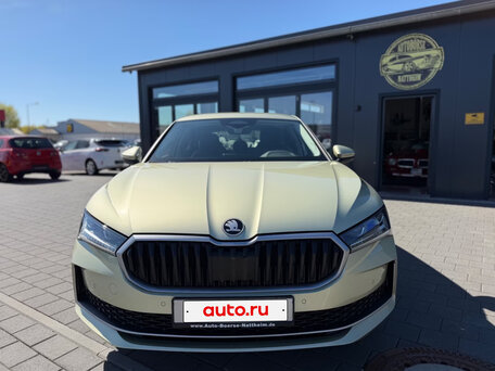 2024 Skoda Superb IV, зелёный, 4995449 рублей, вид 2