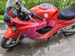 Suzuki GSX 600F Katana