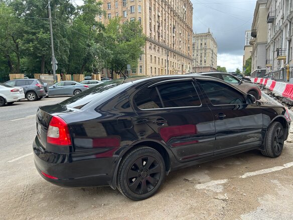 2011 Skoda Octavia II (A5) Рестайлинг, синий, 850000 рублей - вид 2