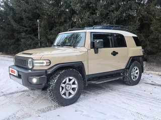 2021 Toyota FJ Cruiser, бежевый, 7500000 рублей, вид 5