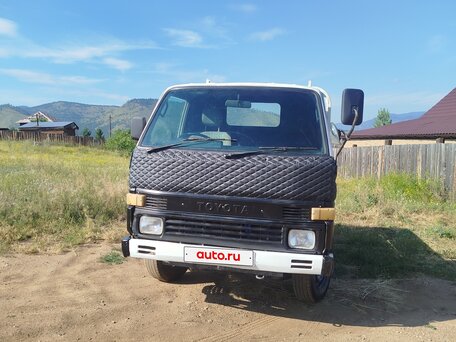 1990 Toyota HiAce, белый, 1100000 рублей, вид 1