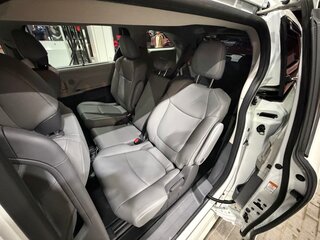 2020 Toyota Sienna IV, белый, 4000000 рублей, вид 4