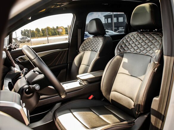 2024 Geely Okavango I Рестайлинг, белый, 2460000 рублей - вид 11