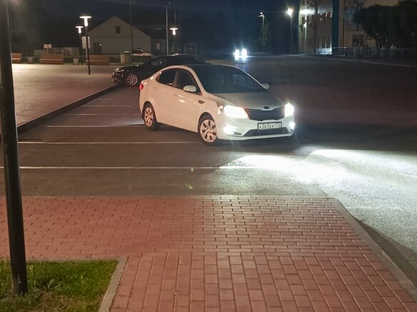 2013 Kia Rio 4-speed III, белый, 900000 рублей - вид 14