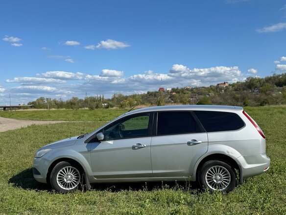2011 Ford Focus II Рестайлинг, серебристый, 600000 рублей - вид 15