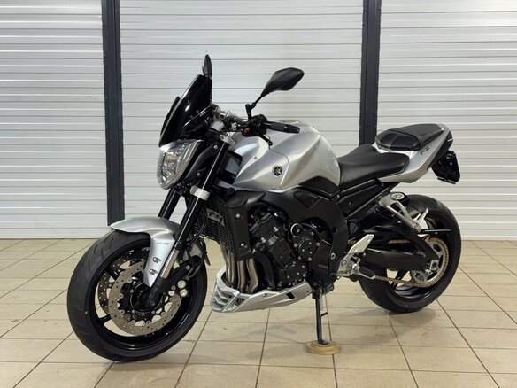 2011 Yamaha FZ1, серебристый, 695000 рублей
