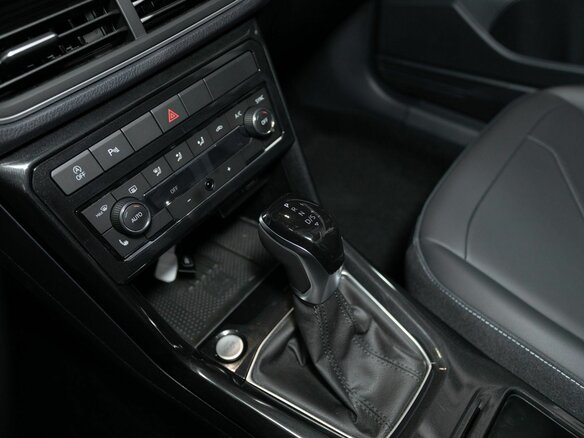 2026 Volkswagen Tharu XR 300 TSI, серый, 3240000 рублей - вид 13