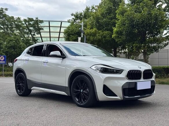 2021 BMW X2 sDrive20i I (F39), белый, 1850000 рублей - вид 2