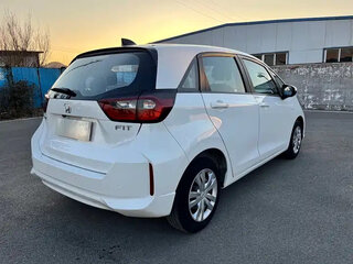 2021 Honda Fit IV, белый, 1170000 рублей, вид 5