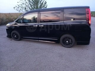 2015 Toyota Esquire I, чёрный, 2100000 рублей, вид 2