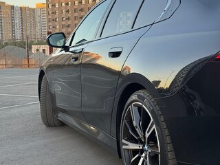 2024 BMW 5 серии 520d xDrive VIII (G60/G61/G68), чёрный, 7250000 рублей, вид 5