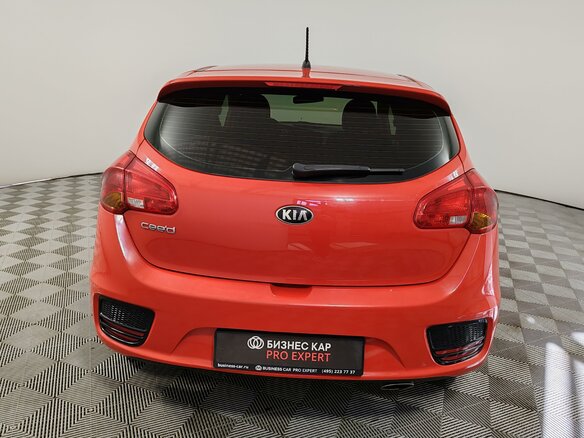 2016 Kia Ceed II Рестайлинг, красный, 1070000 рублей - вид 5
