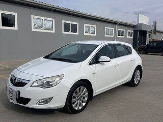 2011 Opel Astra J, белый, 940000 рублей, вид 1