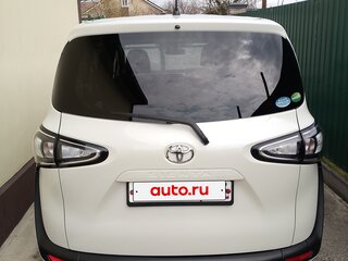 2020 Toyota Sienta II Рестайлинг, белый, 1700000 рублей, вид 3