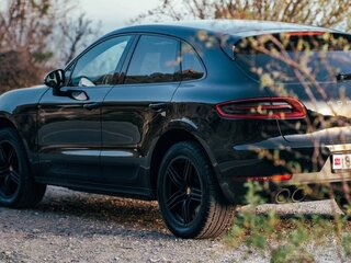 2018 Porsche Macan I, чёрный, 3875000 рублей, вид 4