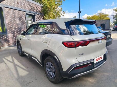 2025 BYD Yuan Up 45.12 kWh, зелёный, 1795000 рублей, вид 5
