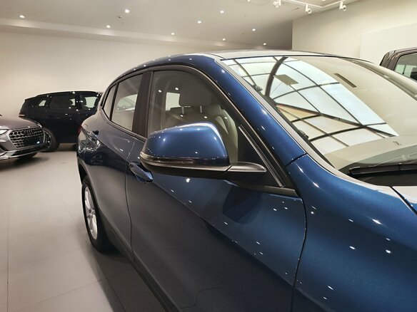 2021 BMW X2 sDrive18i I (F39), синий, 2715000 рублей - вид 25
