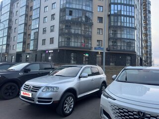 2003 Volkswagen Touareg I, серый, 880000 рублей, вид 3