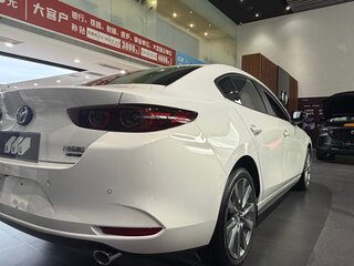 2026 Mazda 3 Axela IV (BP), белый, 2450000 рублей, вид 5