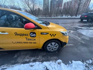 2017 Kia Rio III Рестайлинг, жёлтый, 450000 рублей, вид 3